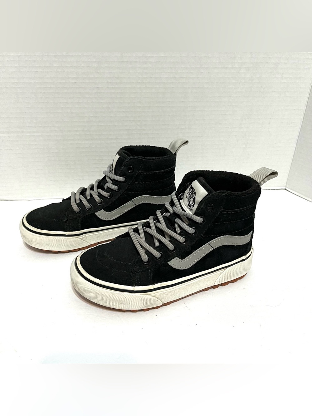 Vans Boys MTE Sk8-Black and Gray High-Top Skate Winter Sneakers Size 13 Lace up